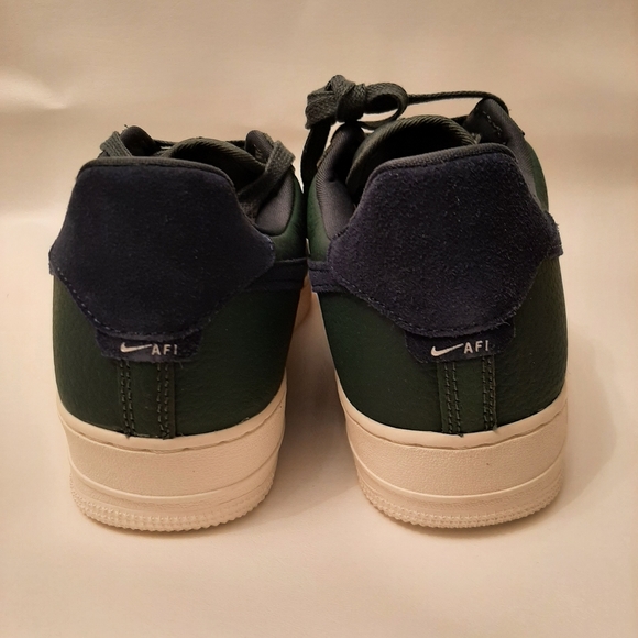 Air Force 1 '07 Craft
Galactic Jade - Picture 3 of 7